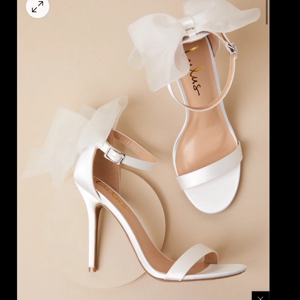 White Bow Heels - Picture 2 of 4